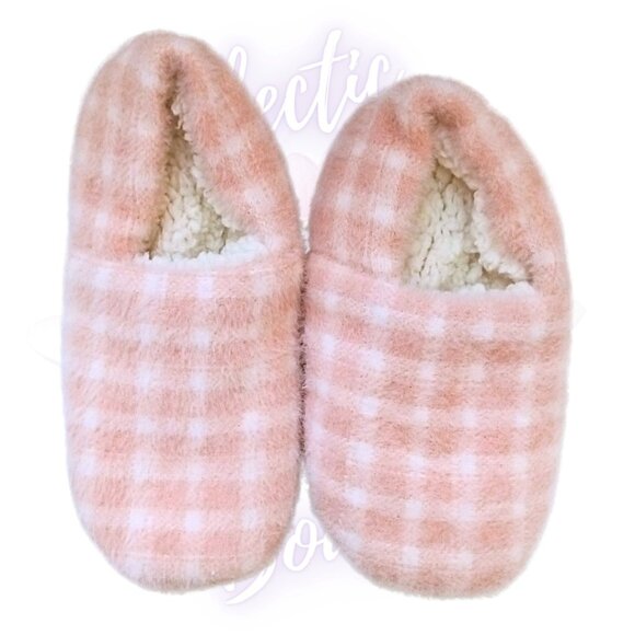 Women's Fuzzy Warm and Cozy Soft Plaid Slippers. 9" heel to toe inside - Picture 2 of 12